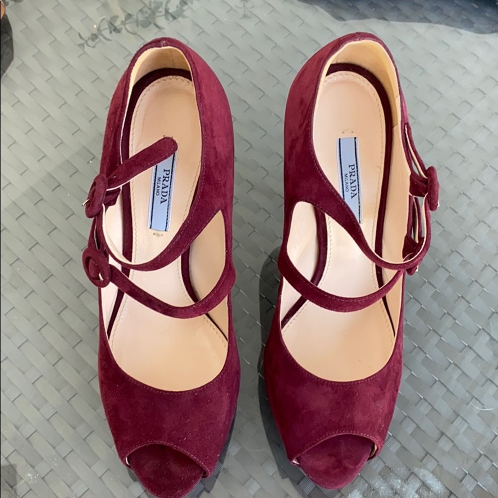 Prada shoes sz 39.5 suede leather